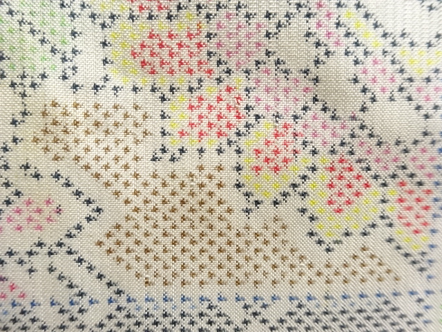 JAPANESE KIMONO / ANTIQUE KIMONO / SILK / SHIRO OSHIMA TSUMUGI / WOVEN ABSTRACT FLOWERS & GEOMETRIC PATTERN
